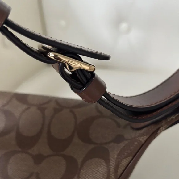 Coach Monogram Crossbody/Fanny pack or waist bag, adjustable strap. New With Tag - Picture 14 of 17